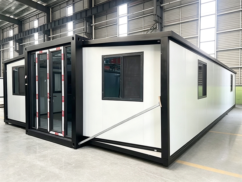 40-foot expandable container house 18